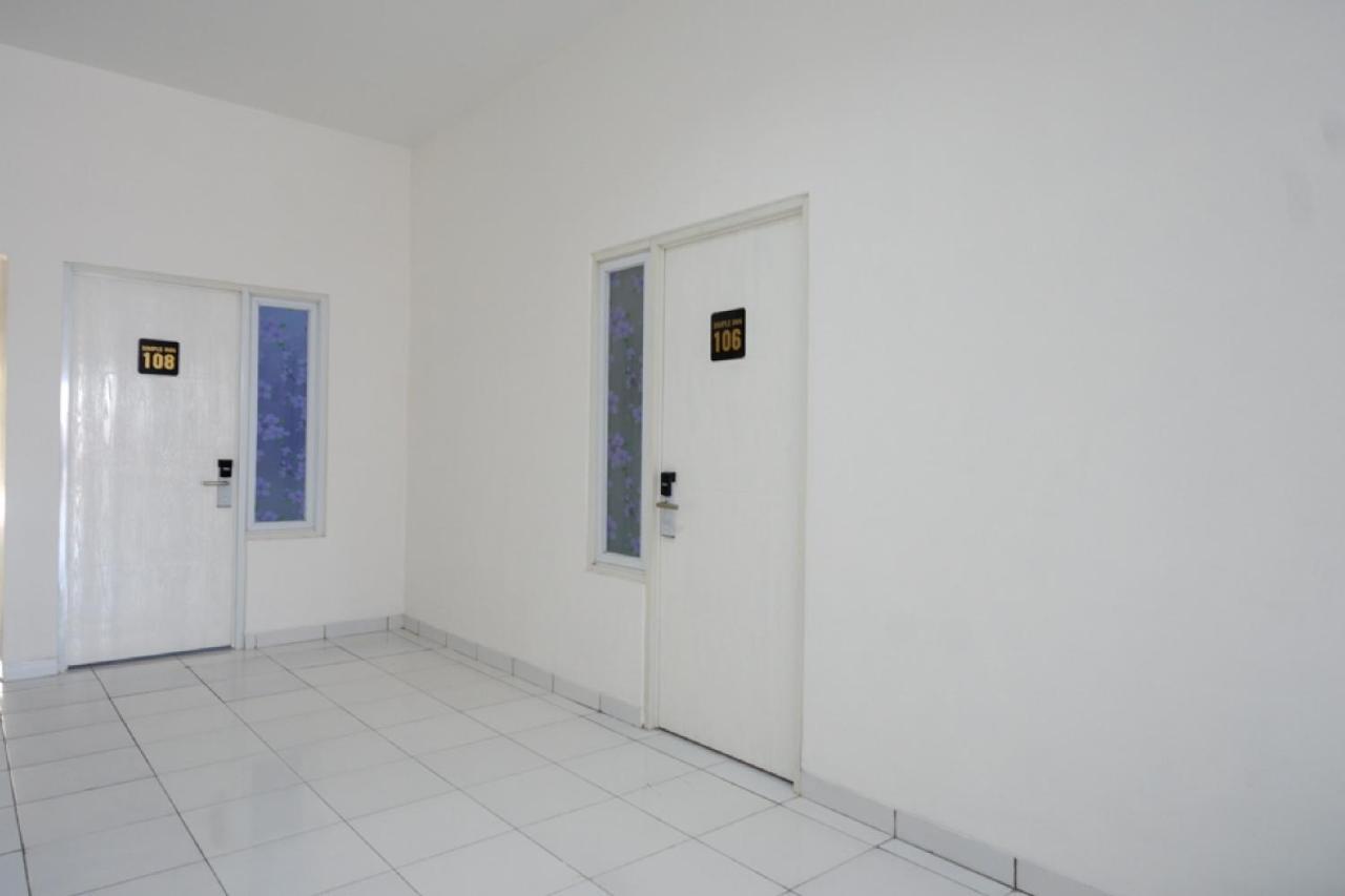 Hotel Reddoorz Near Alun Alun Kaliwungu Kendal Brangsong Exteriér fotografie