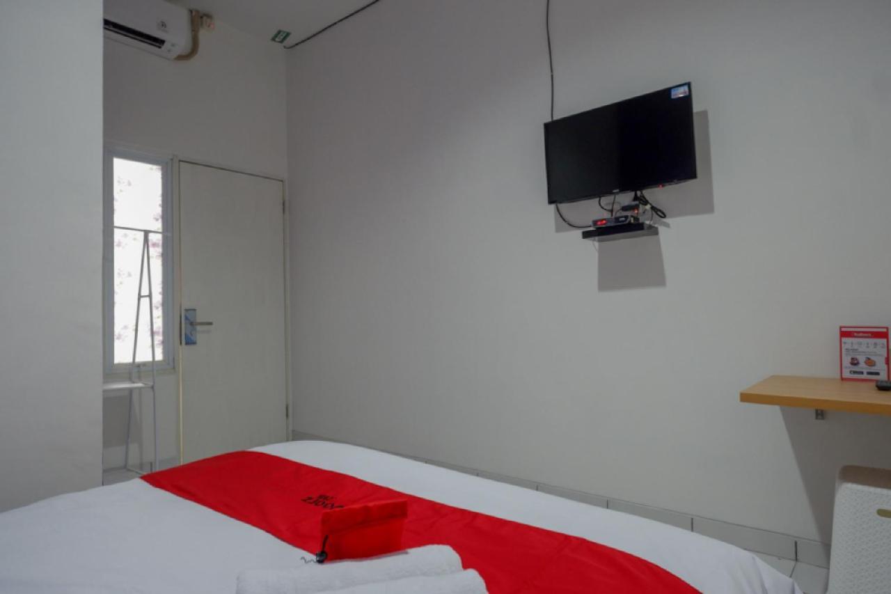 Hotel Reddoorz Near Alun Alun Kaliwungu Kendal Brangsong Exteriér fotografie